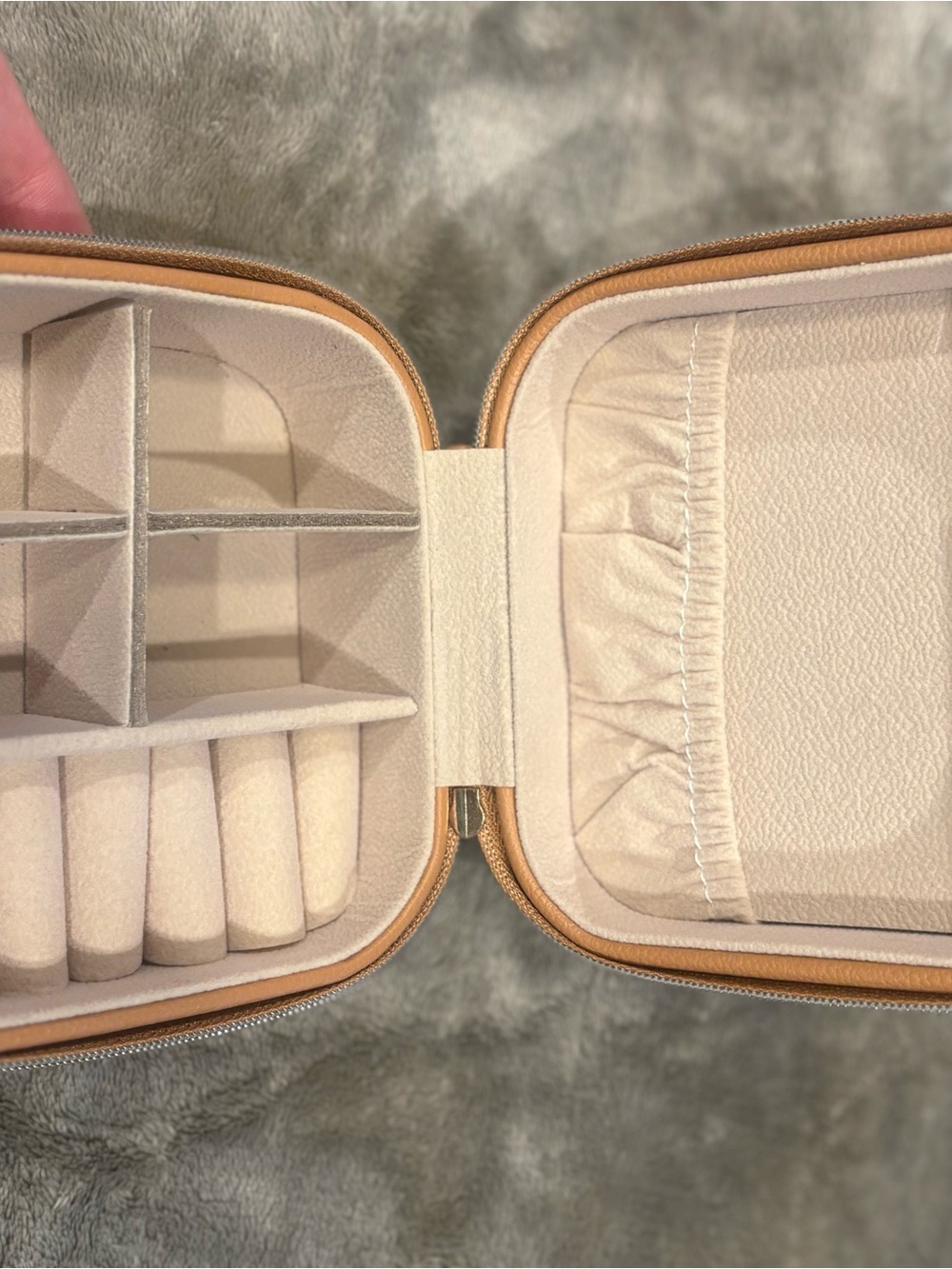 Samara Jewelry Case - Picture 2 of 4